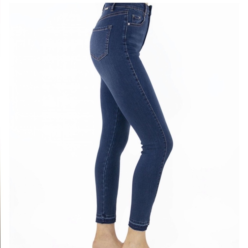 NWT $92 Tractr Jeans Ultra High Rise Skinny Raw Edge Released Split Hem